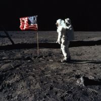 Americká vlajka na Měsíci