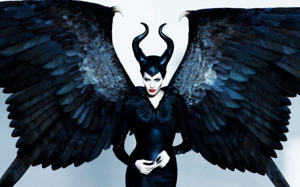Angelina-Jolie-Maleficent-2014-Movie-Wallpaper