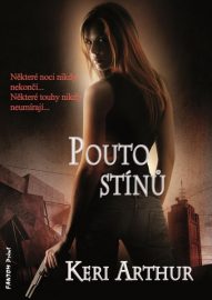 Strážkyně Riley Jensonová 08 - Pouto stínů